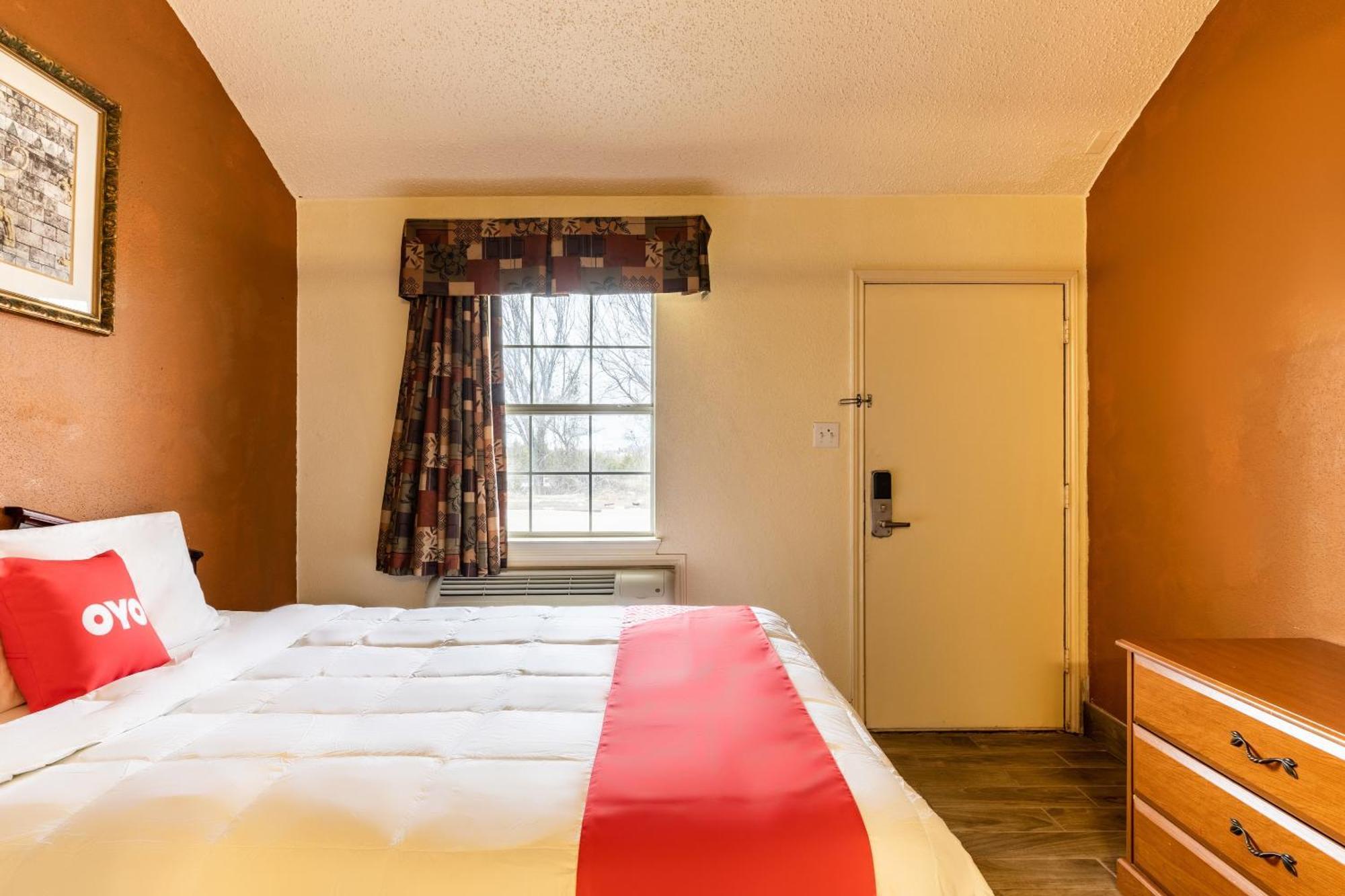 Oyo Hotel Decatur Tx Hwy 287 Northwest Exterior photo
