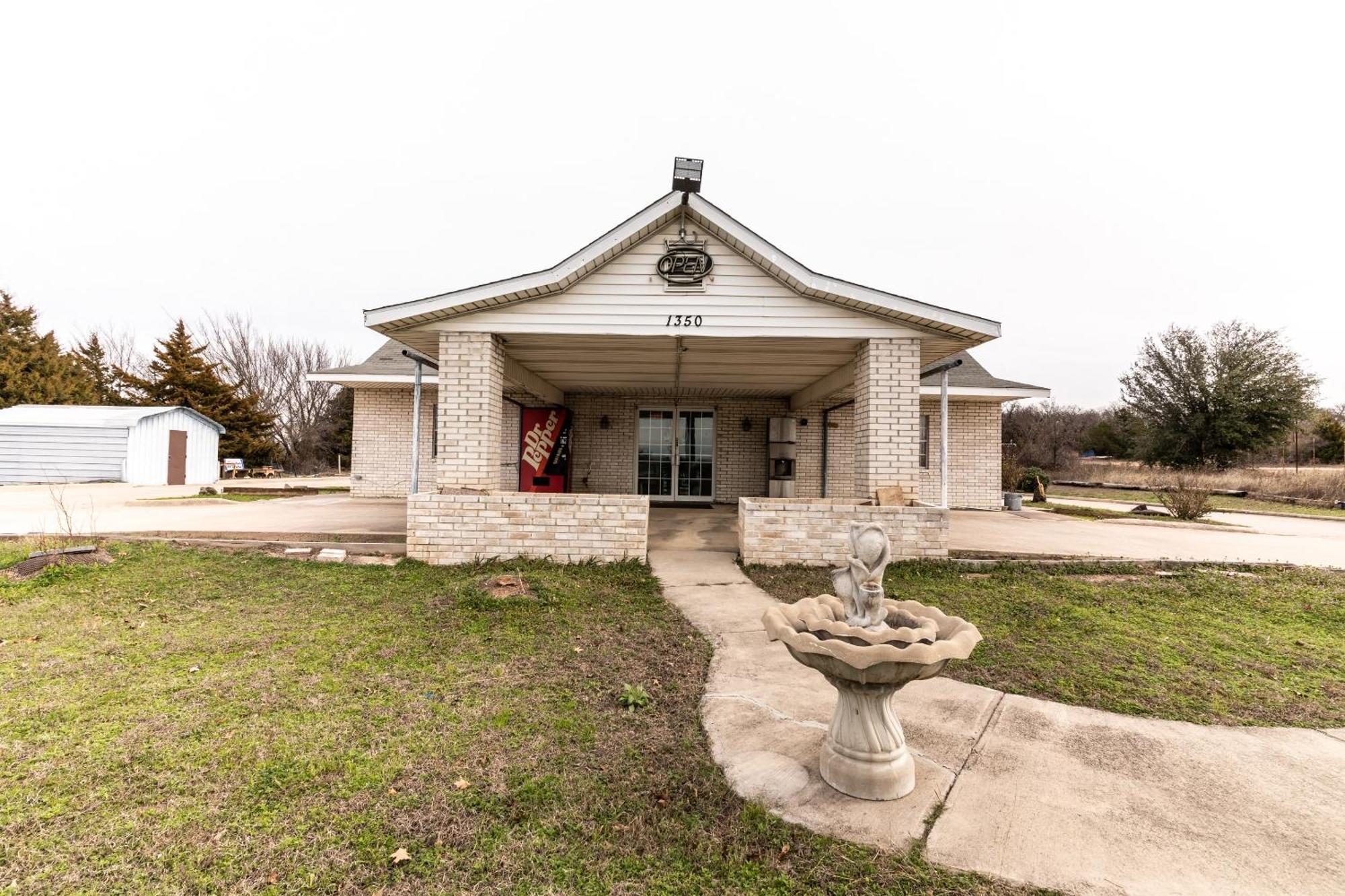 Oyo Hotel Decatur Tx Hwy 287 Northwest Exterior photo